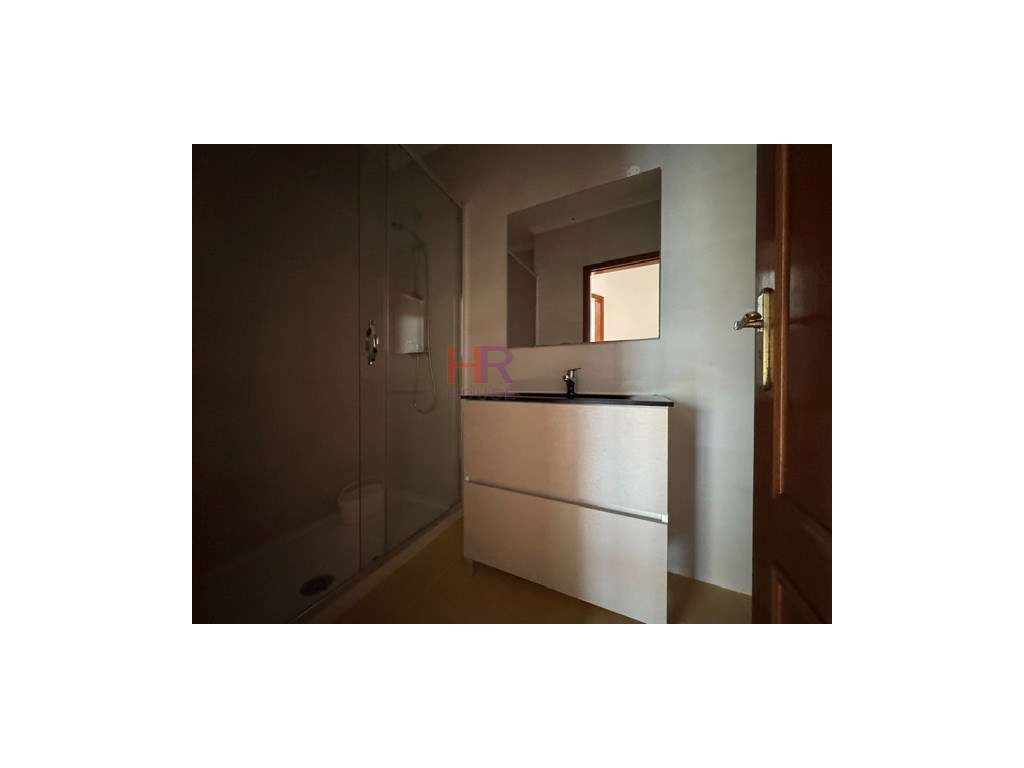 Apartamento T2 renovado com área útil de 62m² em Eiras, Coimbra. Id...-13