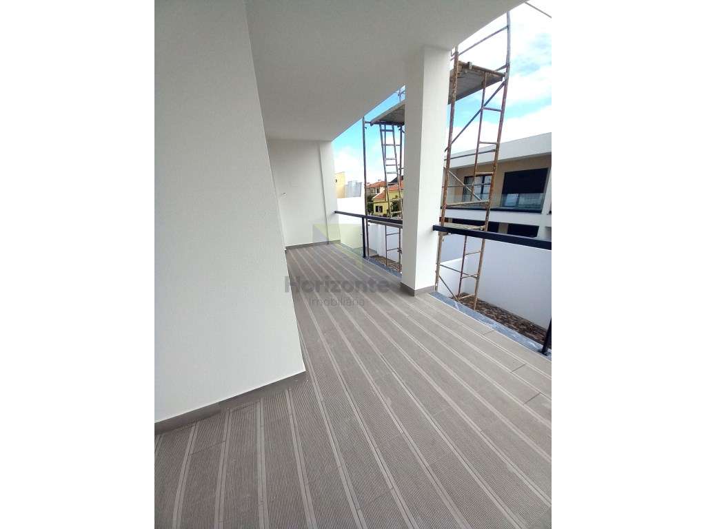 Moradia Geminada T3 + 1 - Fernão Ferro-5