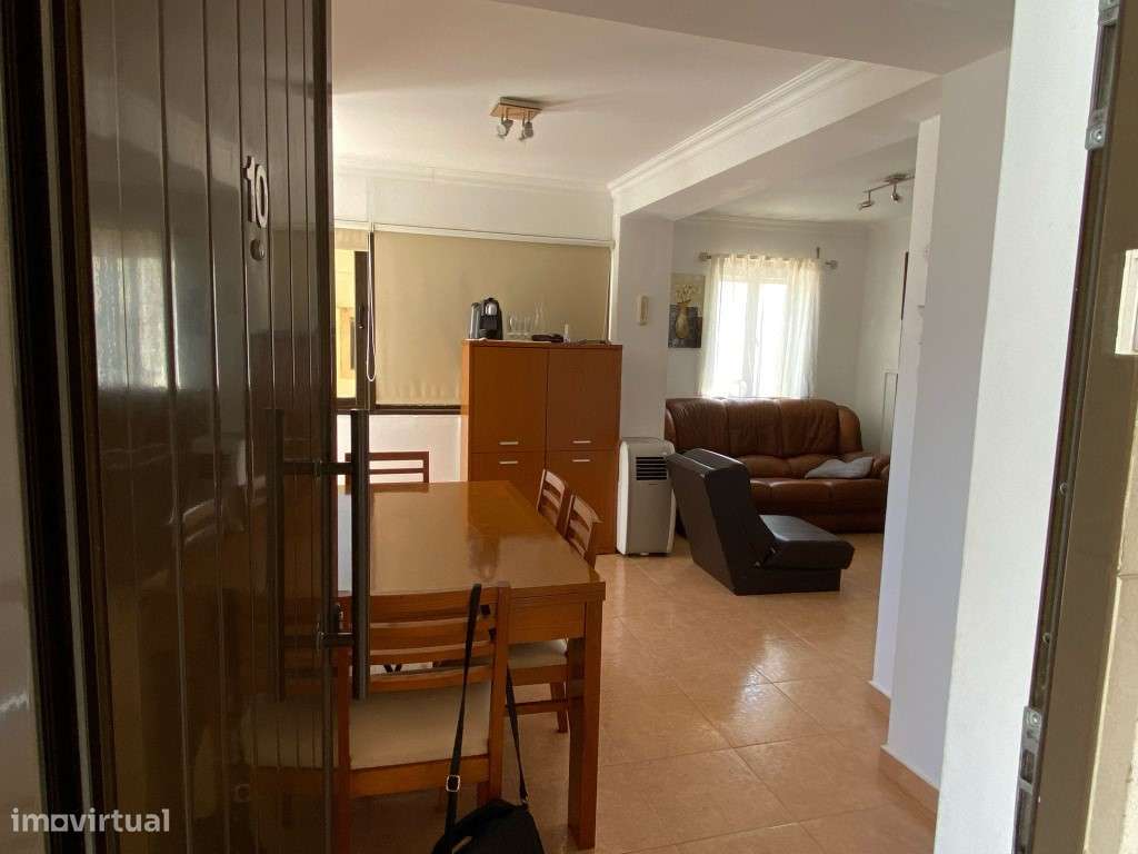 Apartamento T2 com Logradouro - Grande imagem: 4/9