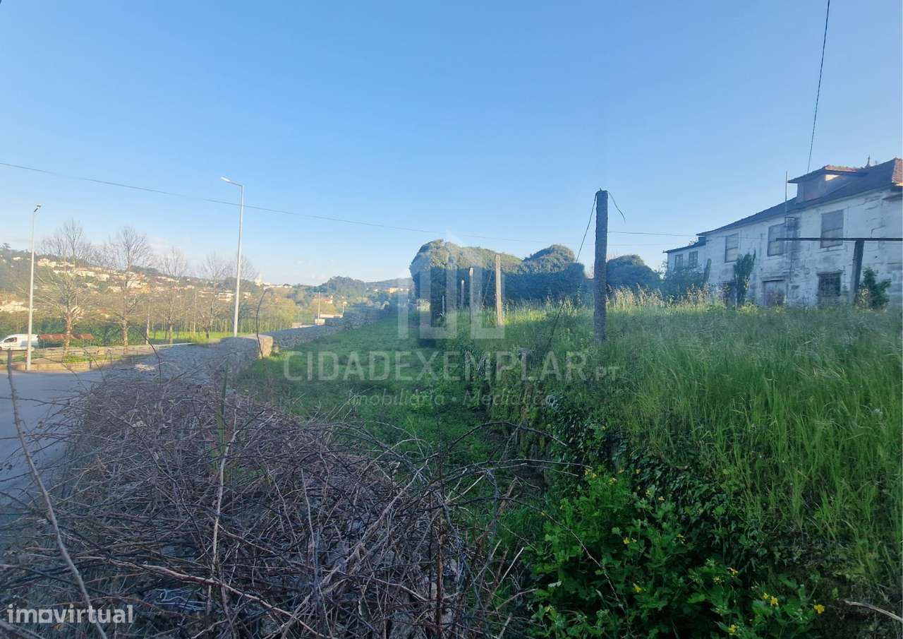 Terreno e Casa em Ruínas para Construção – Irivo, Penafiel-12