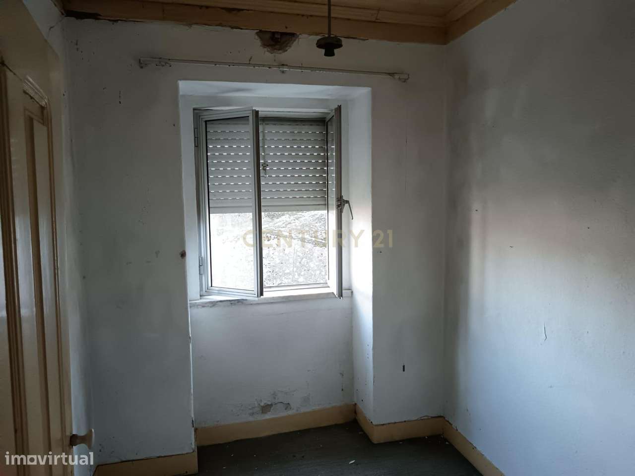 Casa Antiga com Logradouro, em Castelo Branco - Grande imagem: 5/12