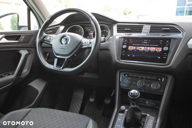 Volkswagen Tiguan 1.5 TSI EVO Comfortline - 9