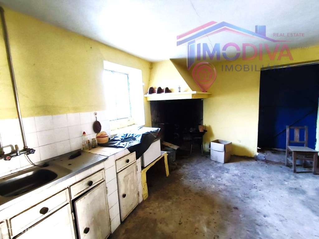 Moradia Isolada T3 com Terreno e Garagem em Bairradas, Figueiró dos...-25