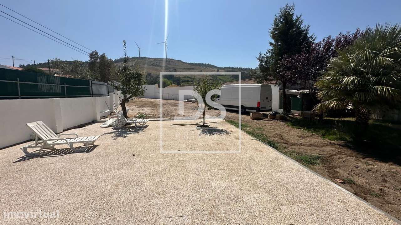 Moradia T4 com Terreno de +1500m² em Monte Redondo-16