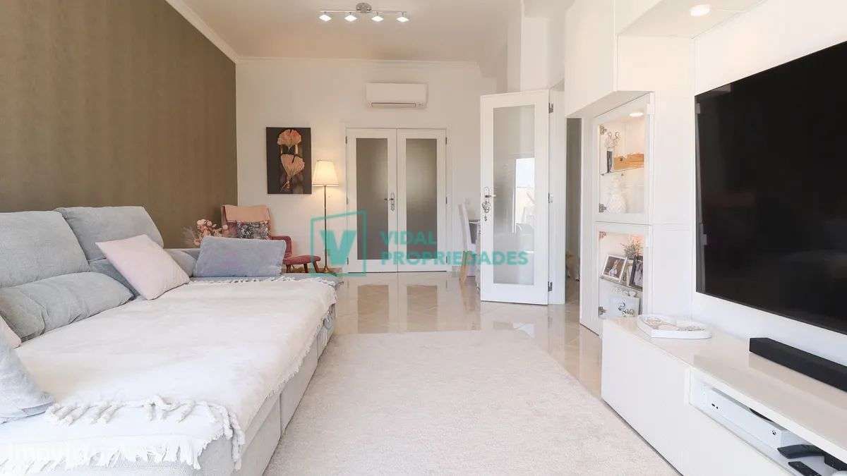 Apartamento T2 com garagem em box e piscina-20