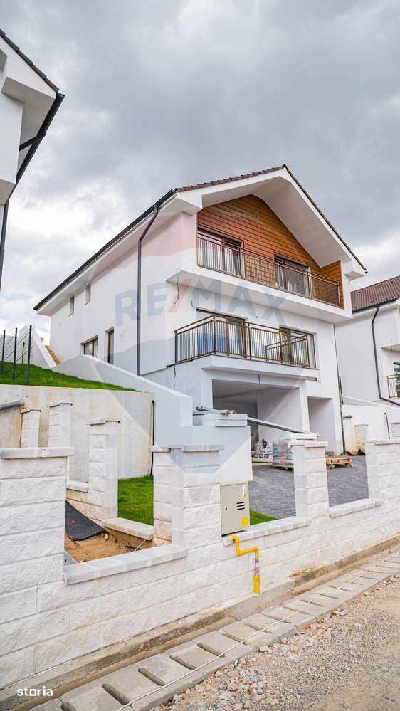 Casă / Vilă cu 4 camere de vânzare - Imagine principală: 5/11