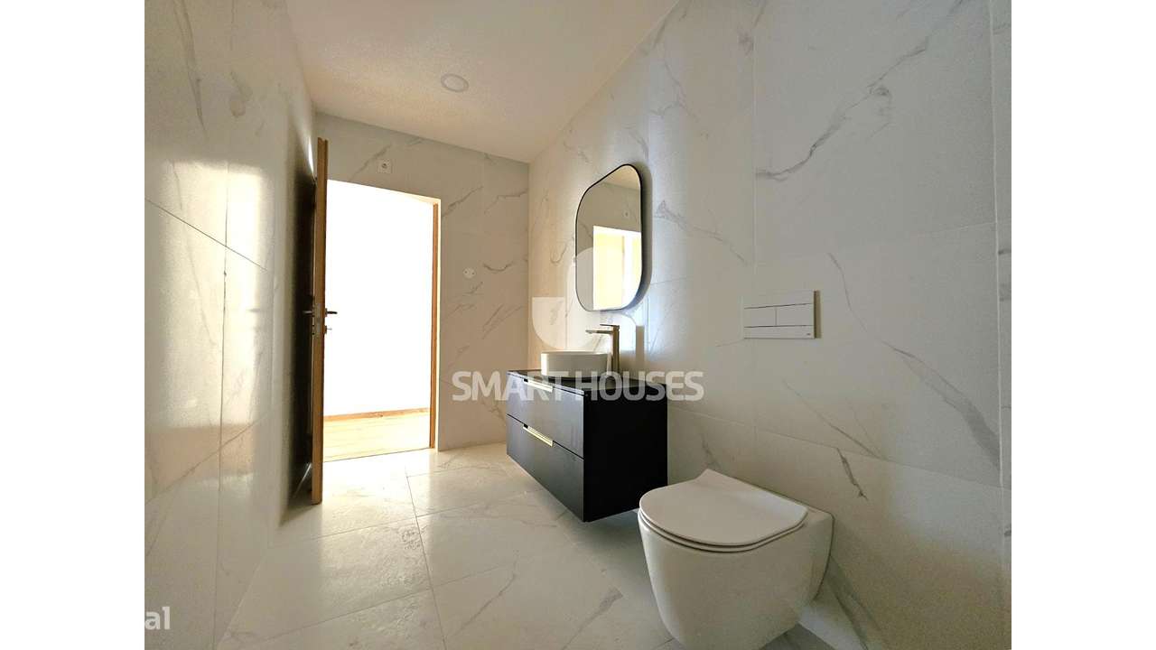 Moradia T3 c/ terraço centro São Romão-18