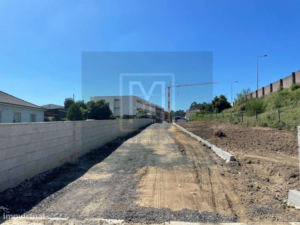 APT T2 | 2 VARANDAS | 2 LUGARES DE GARAGEM | PAÇOS DE FERREIRA-12