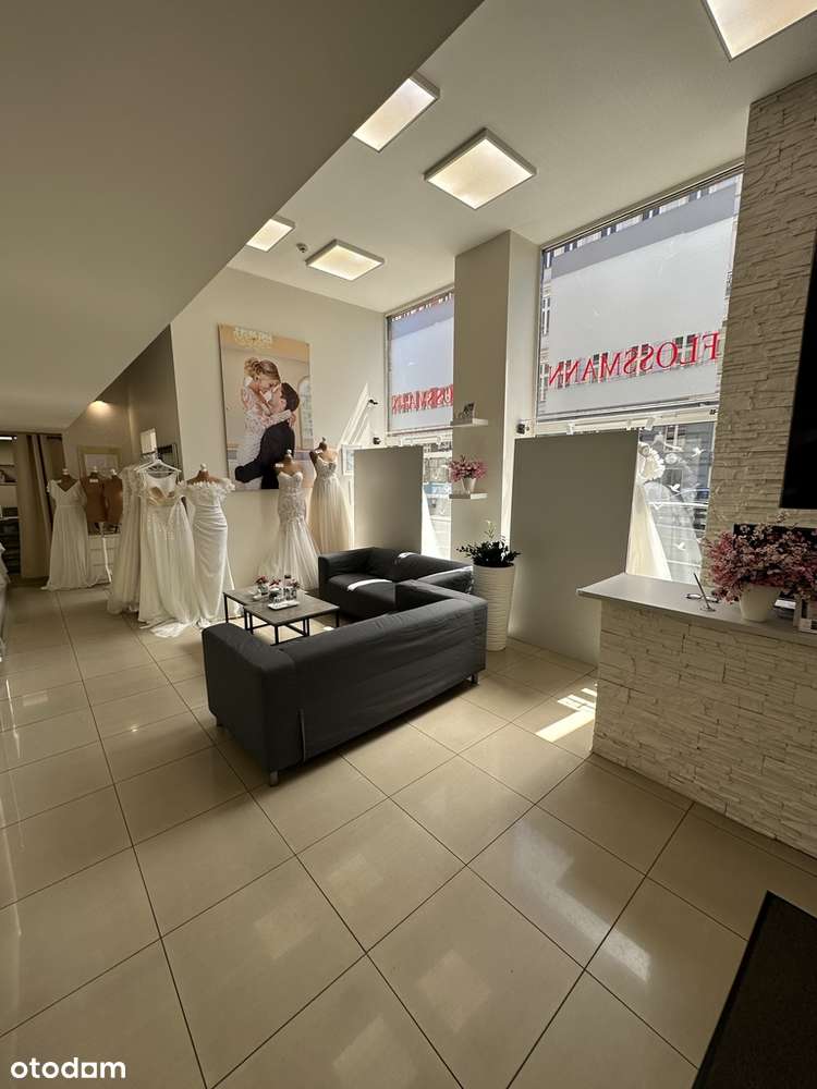 Lokal handlowo - usługowy przy ulicy Piłsudskiego-5