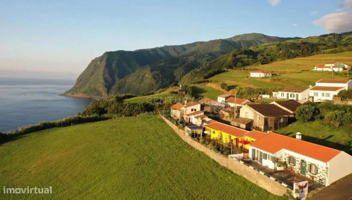 Casa Renovada em Nordeste, Ilha de São Miguel - Grande imagem: 3/17