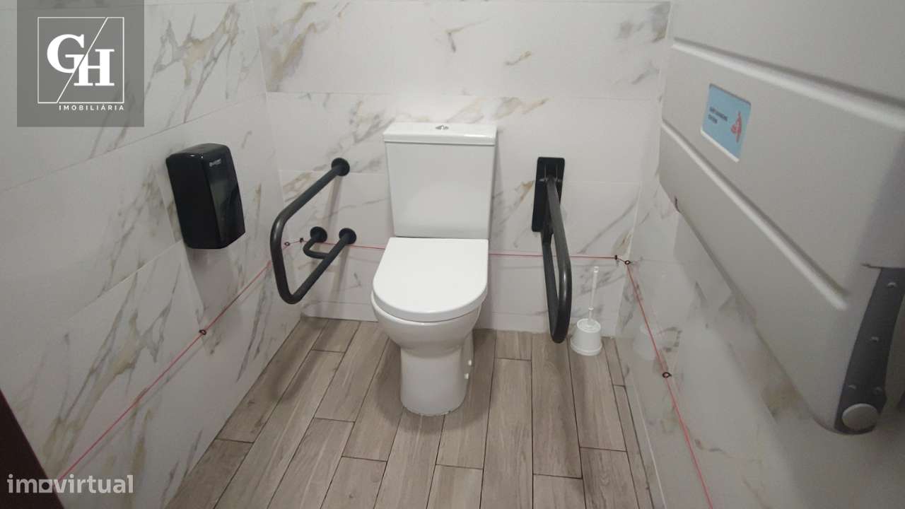 Trespasse de Restaurante - Equipado e com estacionamento privado-15
