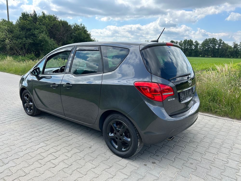 Opel Meriva II (2010-) 1.4 Color Edition 2011