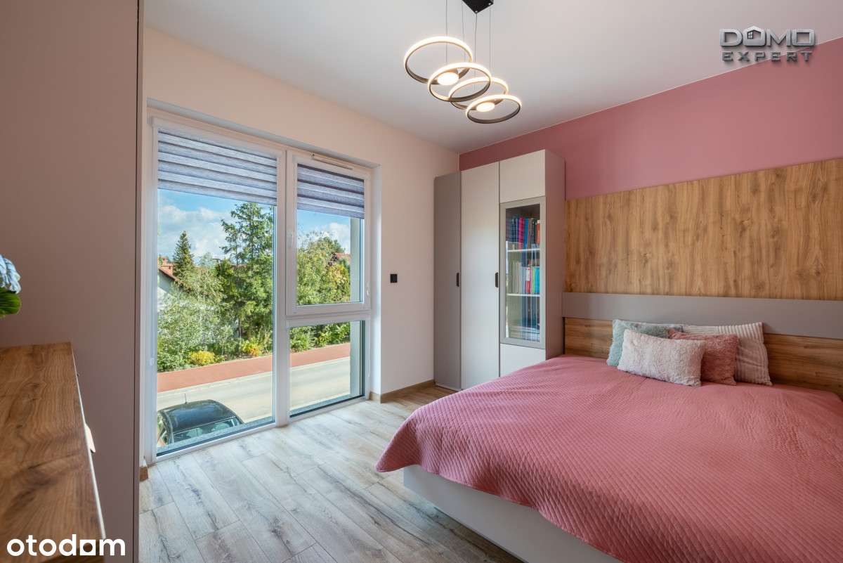 4 pok ogród i 2 szerokimi miejscami parkingowymi-4