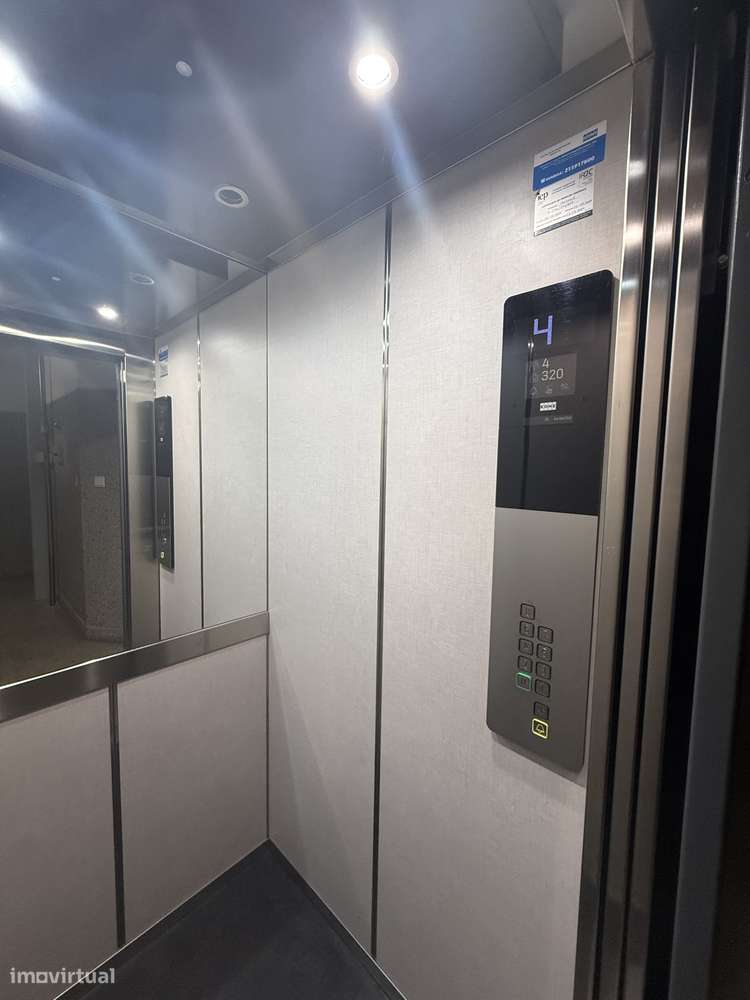 Apartamento t4 à venda na Rua Almada Negreiros, 460 - Grande imagem: 4/18