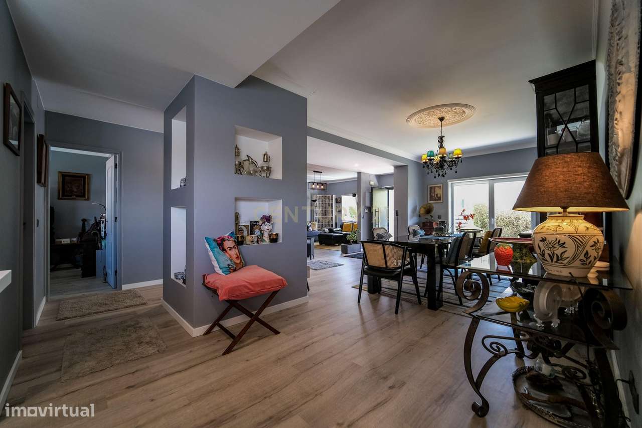 Moradia T5 renovada com piscina, perto da Ericeira.-19