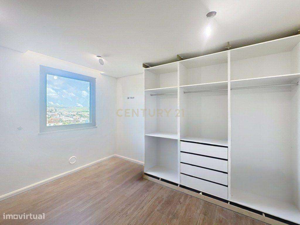 Apartamento T2 Novo | Localização Premium junto à CUF Lagoa - Grande imagem: 5/6