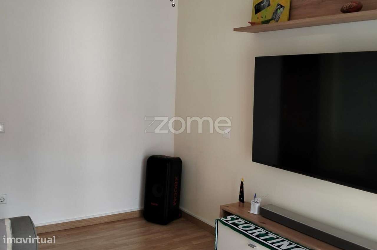 Excelente T2 com Arrecadação e ar condicionado-1