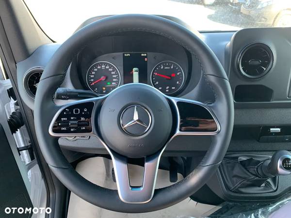 Mercedes-Benz Sprinter - 3