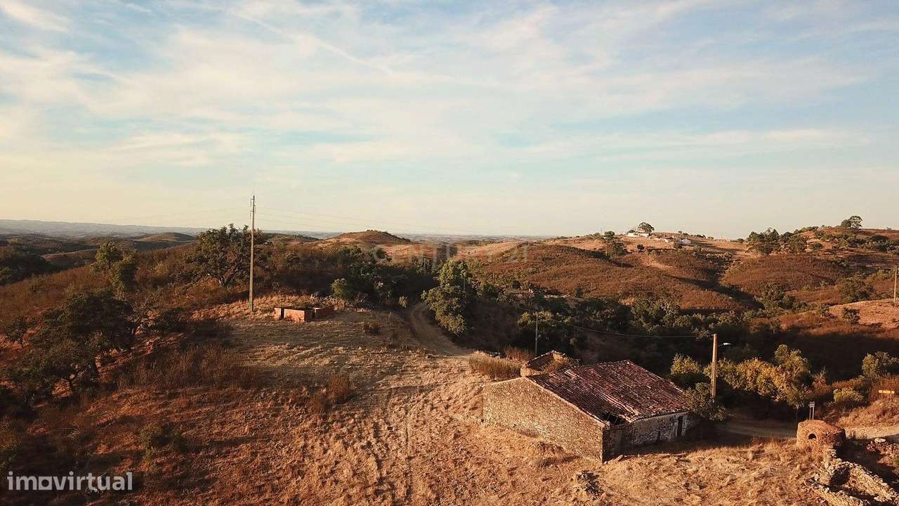 Terreno Misto com 18 hectares - Onde a Terra e Tempo são o Refúgio em - Grande imagem: 5/13