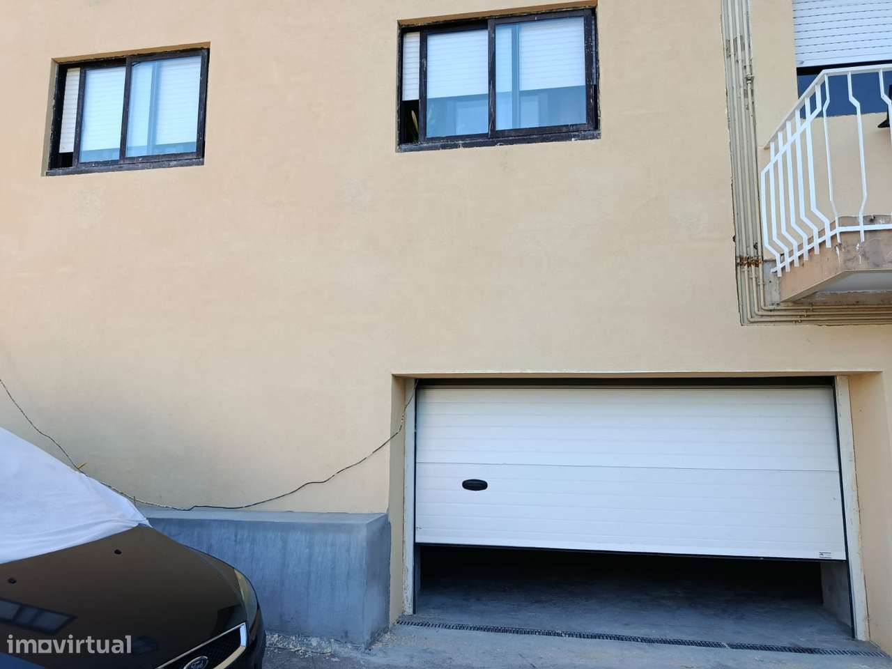 Excelente T2 + 2 Garagens Fechadas-21