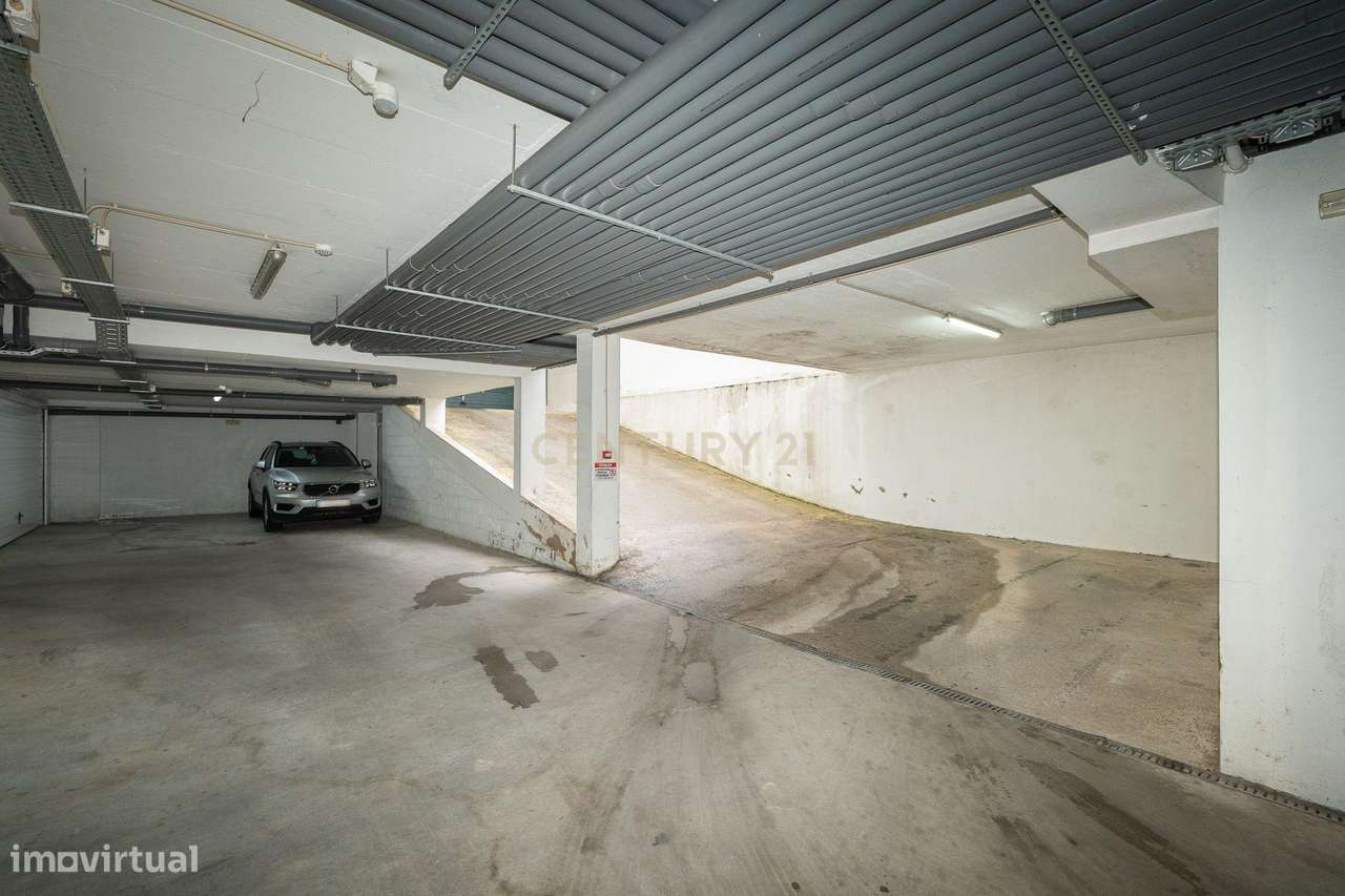 Apartamento T3 com áreas generosas-34
