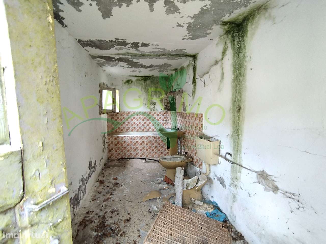 Moradia para reconstrução no centro de Penedono-10