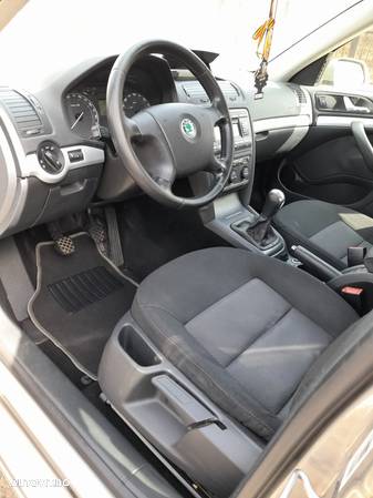 Skoda Octavia 1.6 MPI - 18