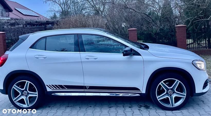 Mercedes-Benz GLA 220 4-Matic AMG Line - 1