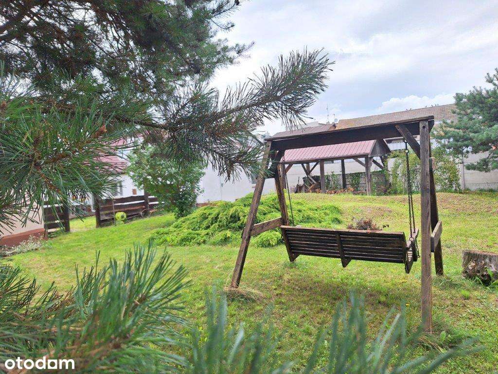 Przestronny dom z dużym ogrodem-16