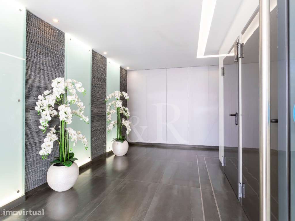 Apartamento T4 duplex com terraço e garagem no Montijo-47