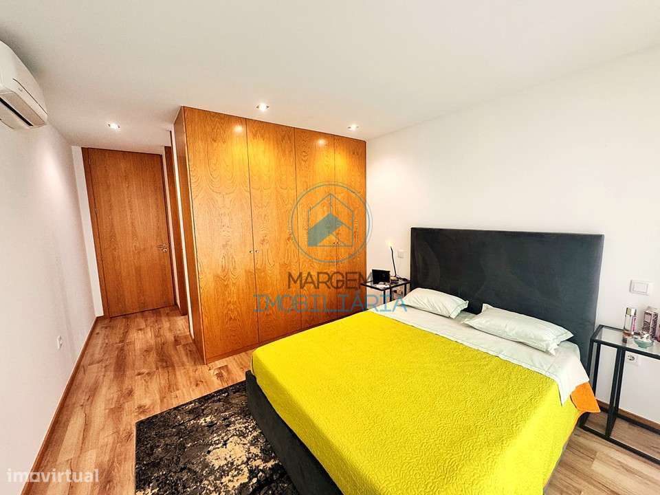 Moradia térrea individual – Painéis; AC; Lareira, Garagem-15