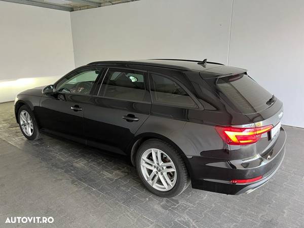 Audi A4 Avant 2.0 40 TDI quattro S tronic S Line - 28