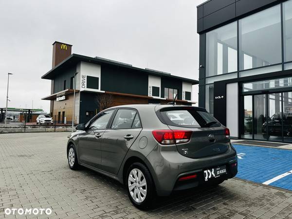 Kia Rio - 3