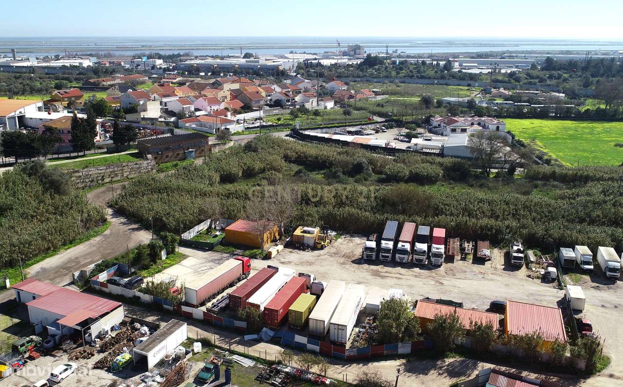 Terreno Multiusos (7680m²) com rendimento-21