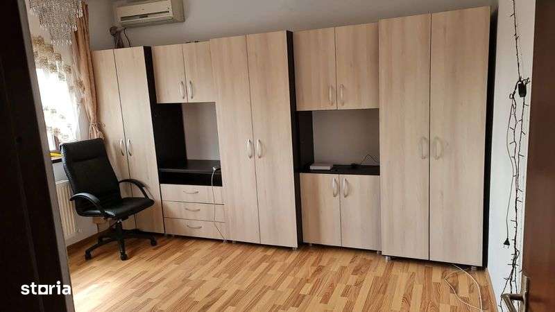 Dau spre chirie apartament cu 3 camere Cornetu 1750 roni - Imagine principală: 5/8