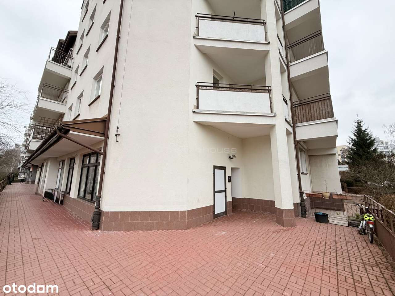 Przestronny lokal z witrynami, 5 min Metro Kabaty-10