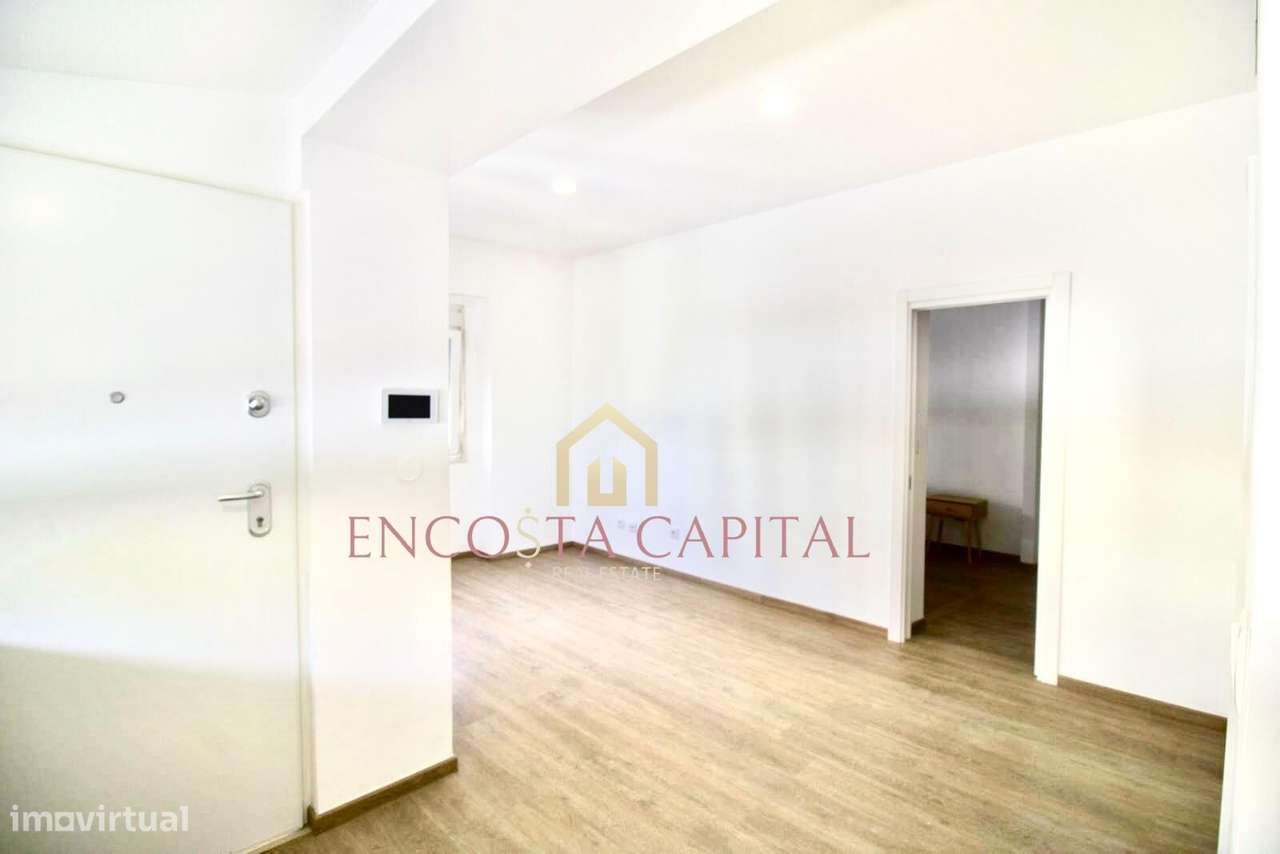 Apartamento T1 Rua José Elias Garcia 147 Parede-7