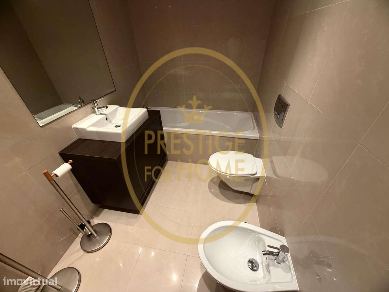 Moradia T5 com Piscina e Garagem Fechada em Condomínio Privado – Boliq-58