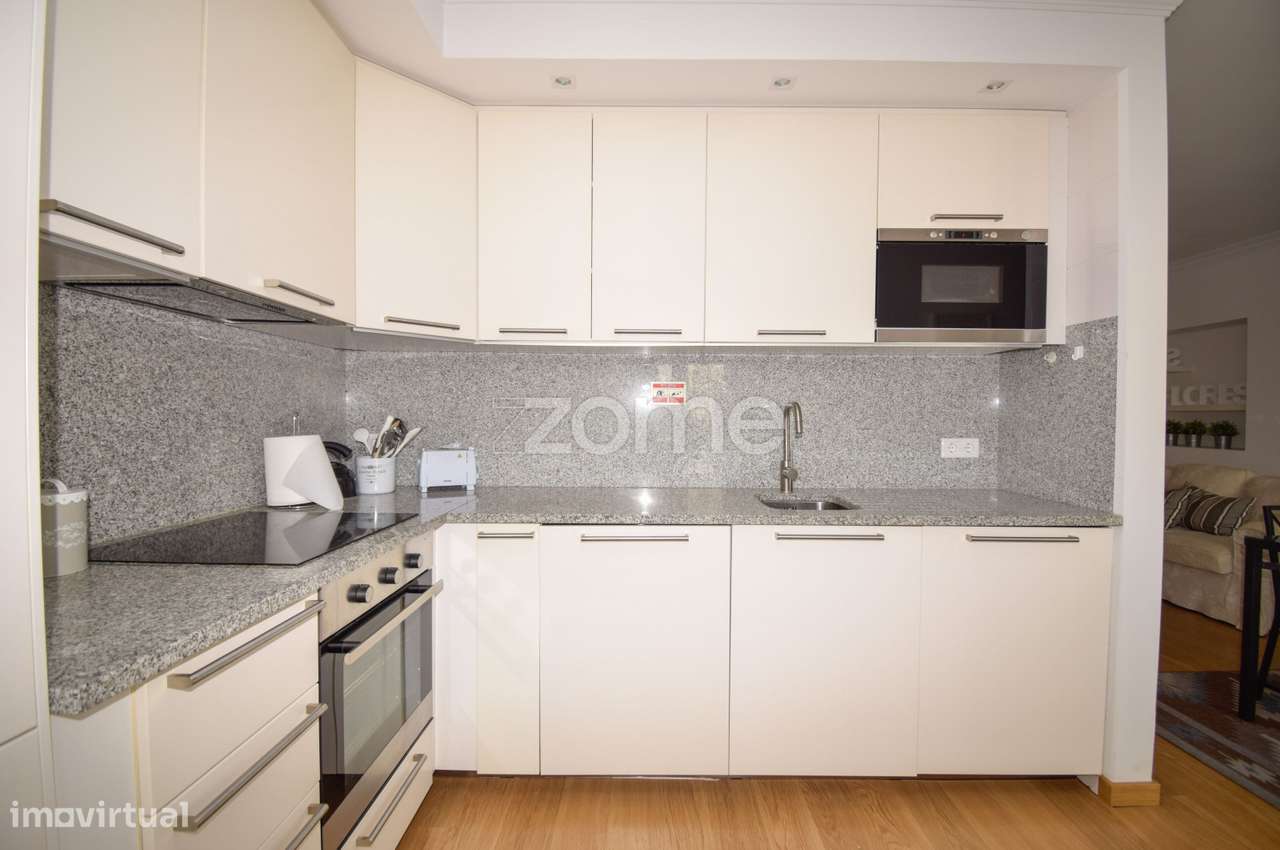 Prédio com 2 apartamentos independentes, totalmente remodelado-22