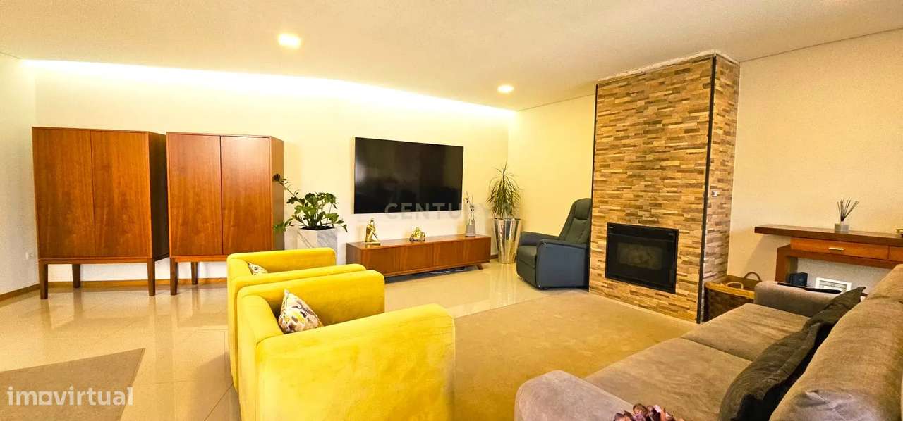 Moderna Moradia T4 com Piscina em Aldreu, Barcelos-11