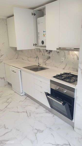 T1 Lindo e equipado em zona nobre de Benfica. A nao perder - Grande imagem: 3/12