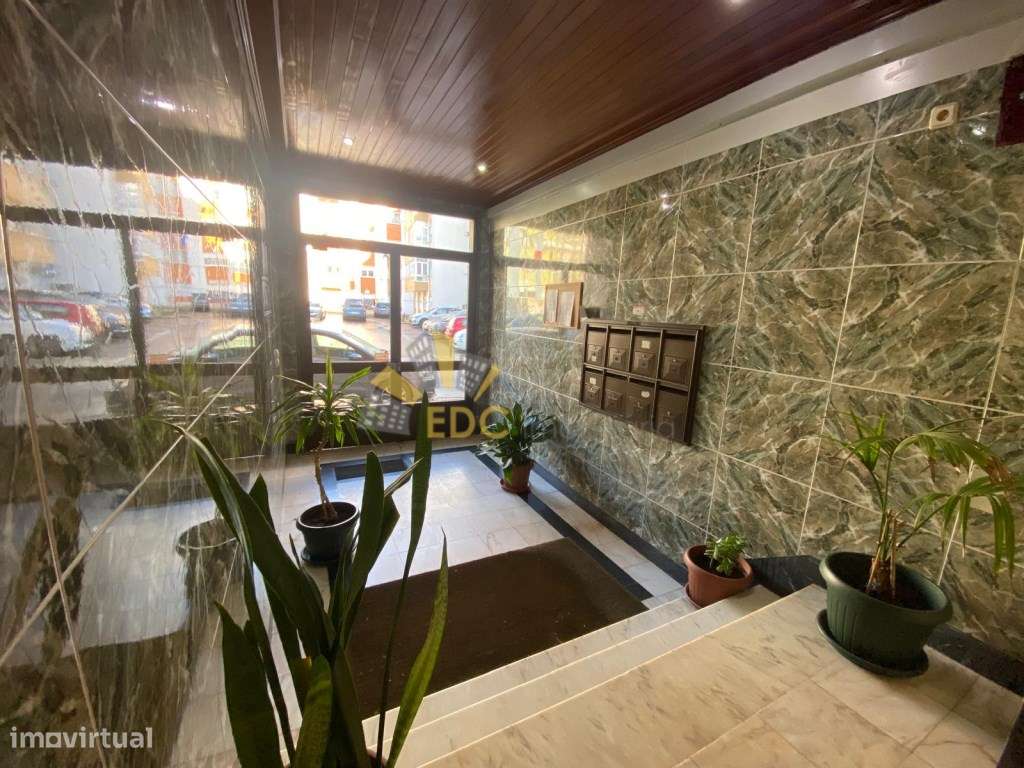 Apartamento T2 no Cacém, com possibilidade ser transformado em dúpl...-27