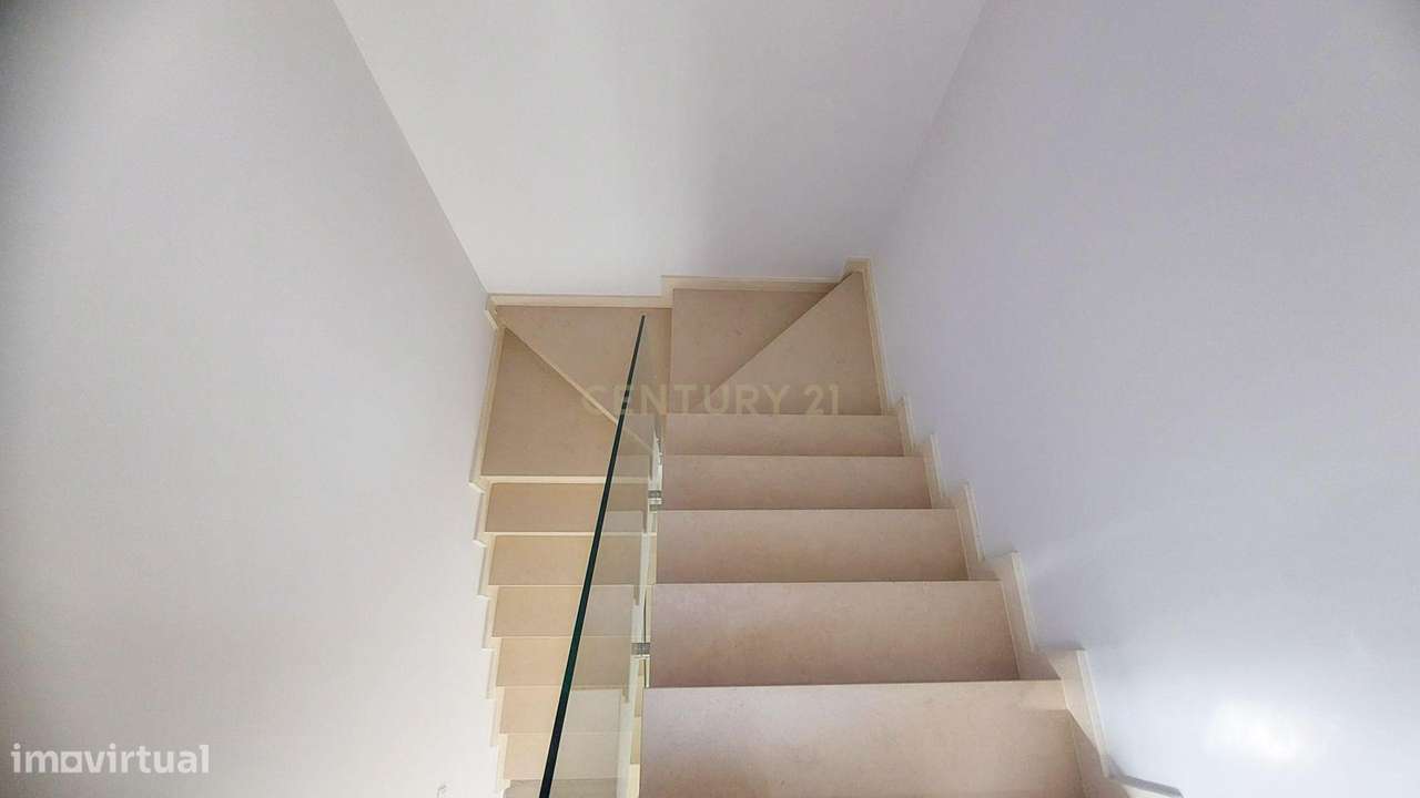 Moradia de 4 assoalhadas em construção - Possibilidade de escolher aca-6