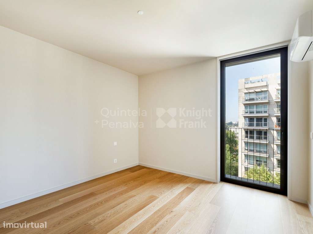 Apartamento T3 com varanda, nos Jardins d'Arrábida-13