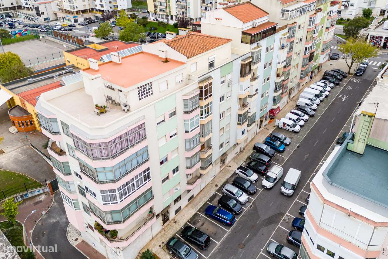 T2 Amadora | Totalmente Remodelado | Varanda-17