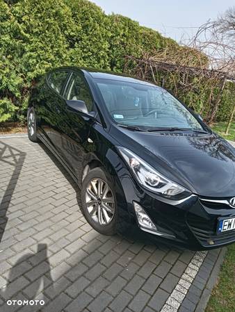 Hyundai Elantra 1.6 Comfort - 17