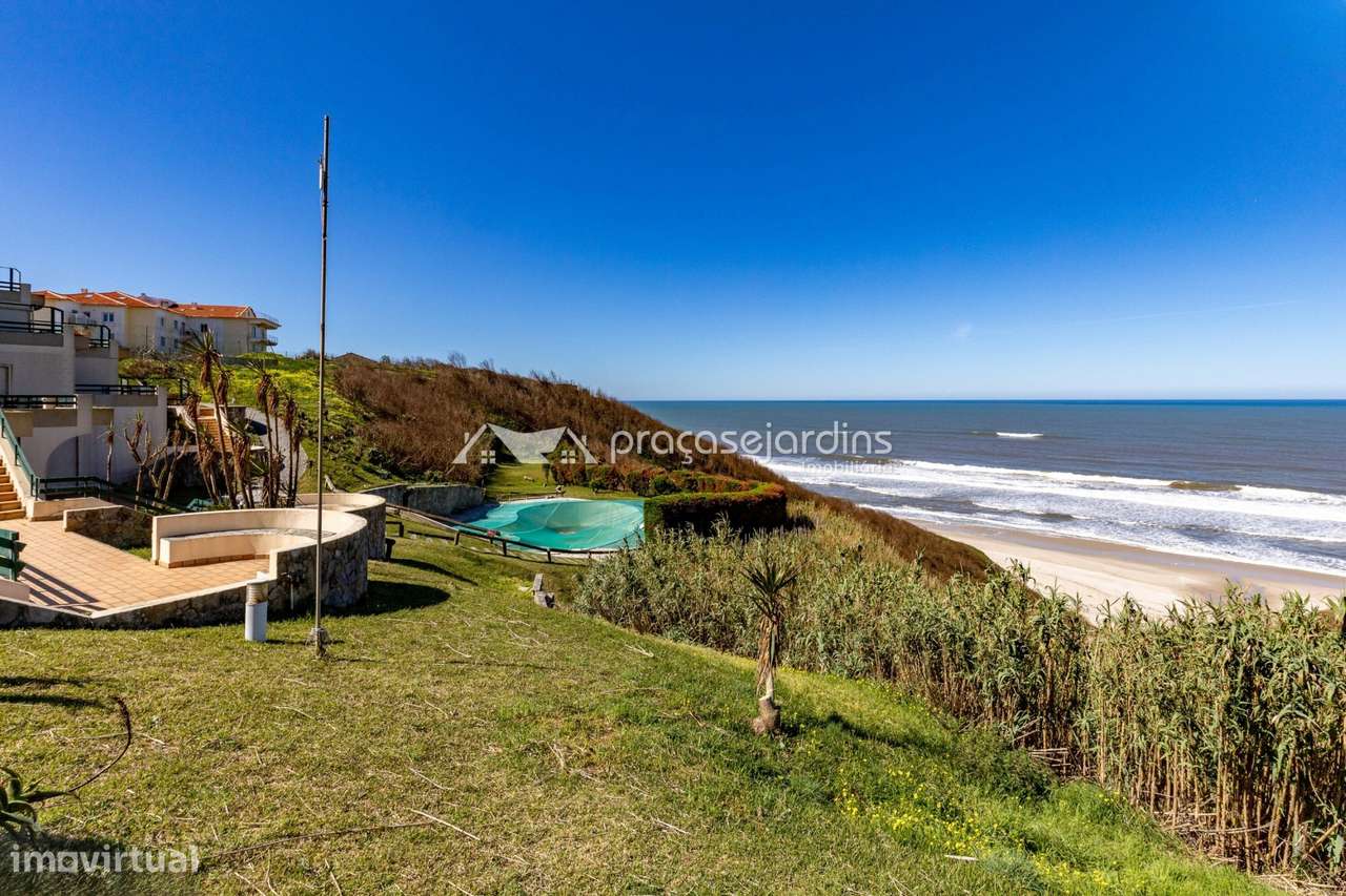 Apartamento na Praia das Paredes - Grande imagem: 3/22