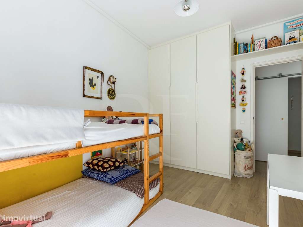 Apartamento T3 em Paço da Rainha / Campo Mártires da Pátria-15
