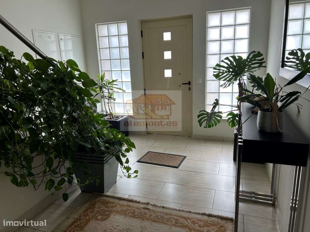 Excelente moradia com quintal em Grândola-3