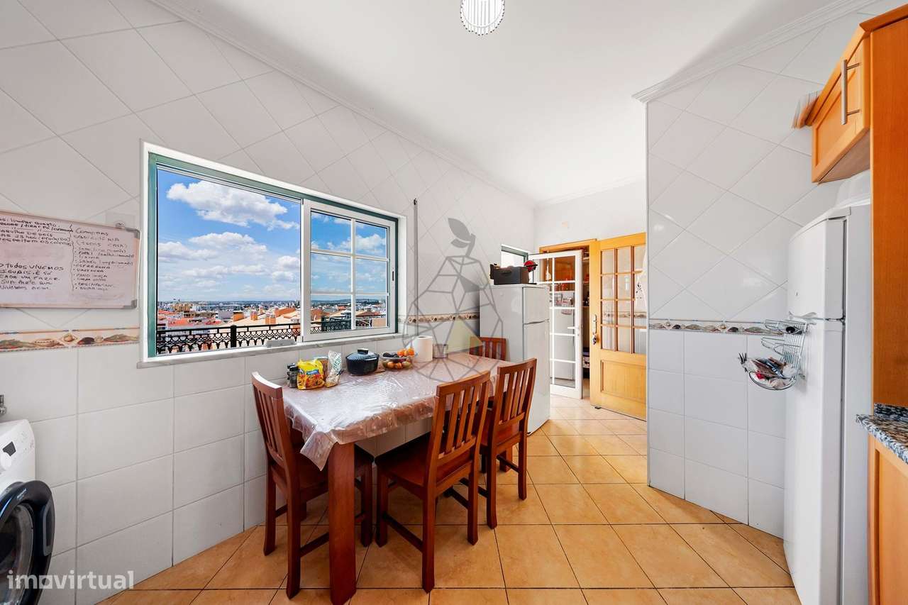 Apartamento T1+3 com Vista Mar do terraço em Quarteira-5